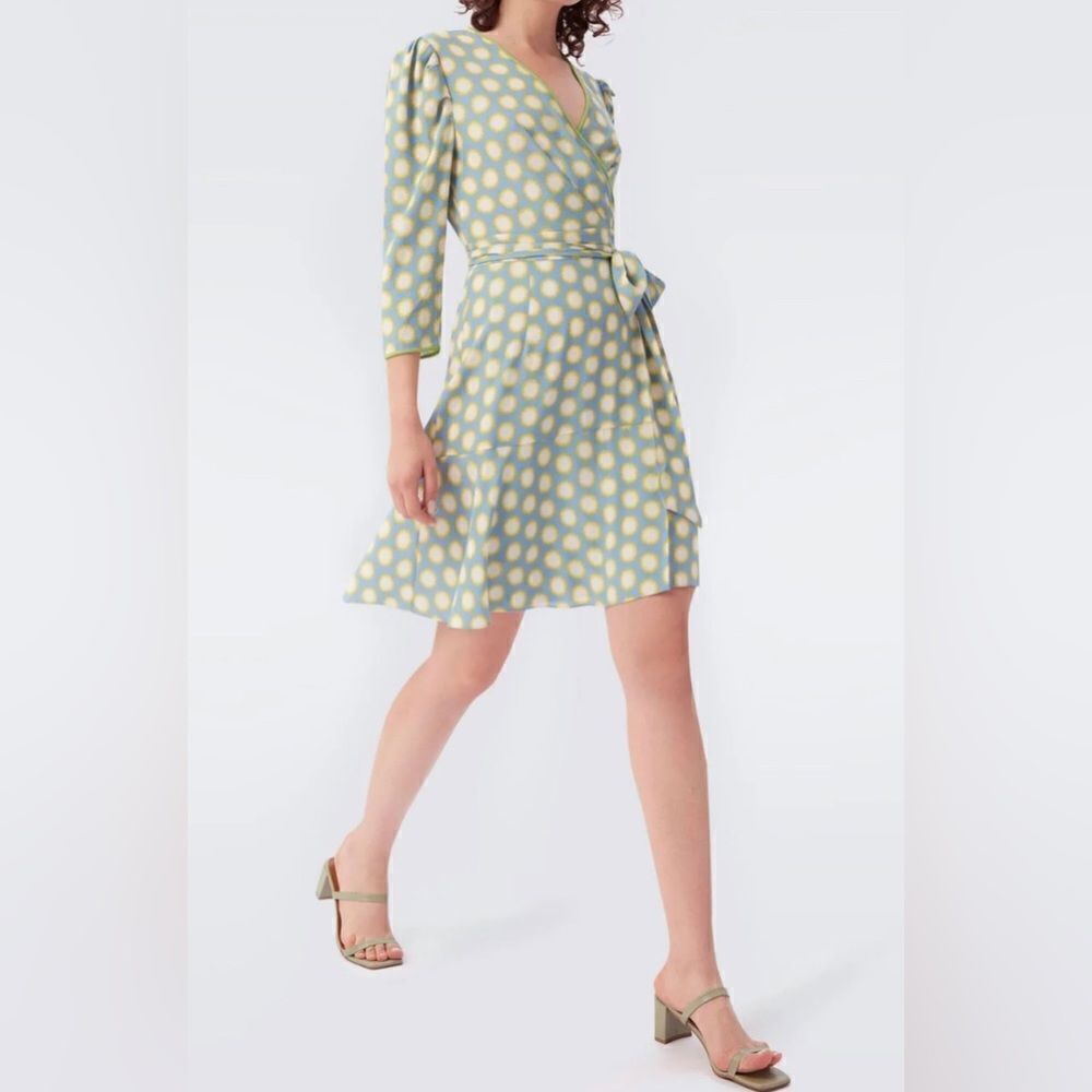 Diane von Furstenberg
Charlene Mini Wrap Dress NWT Size 8